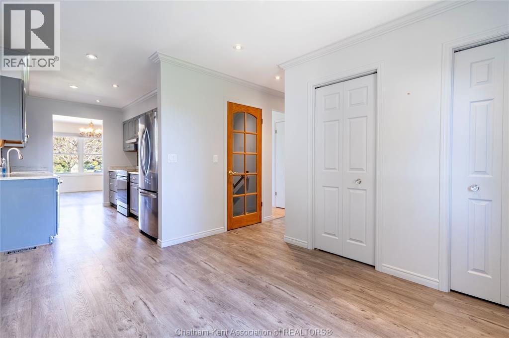 6121 Emerson Avenue, Comber, ON - Indoor Photo Showing Kitchen