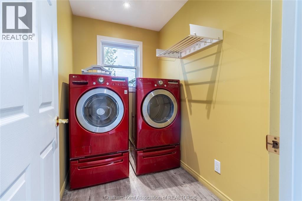 6121 Emerson Avenue, Comber, ON - Indoor Photo Showing Laundry Room