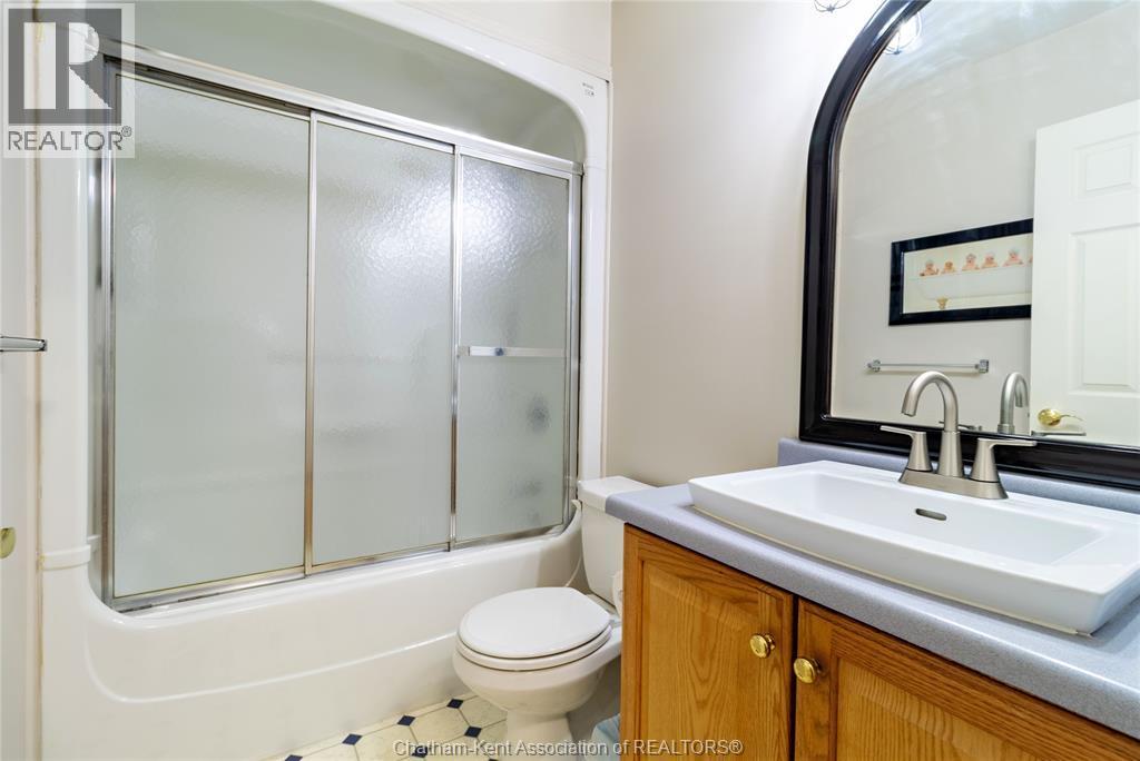 6121 Emerson Avenue, Comber, ON - Indoor Photo Showing Bathroom