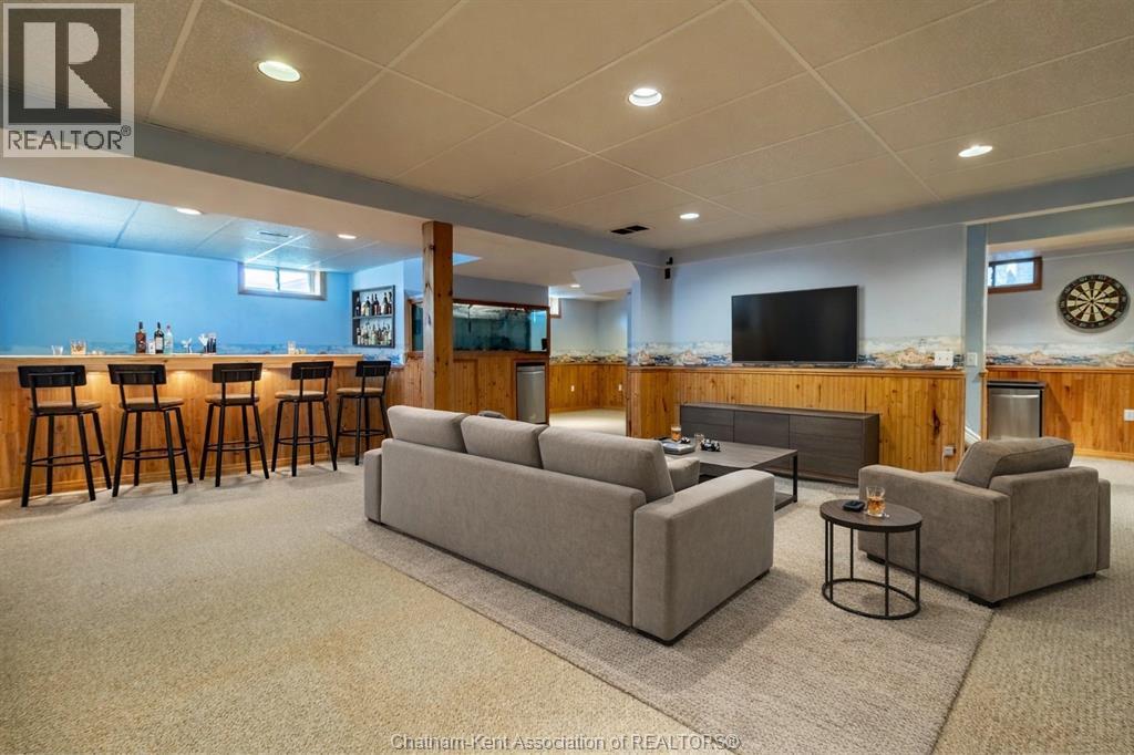 6121 Emerson Avenue, Comber, ON - Indoor