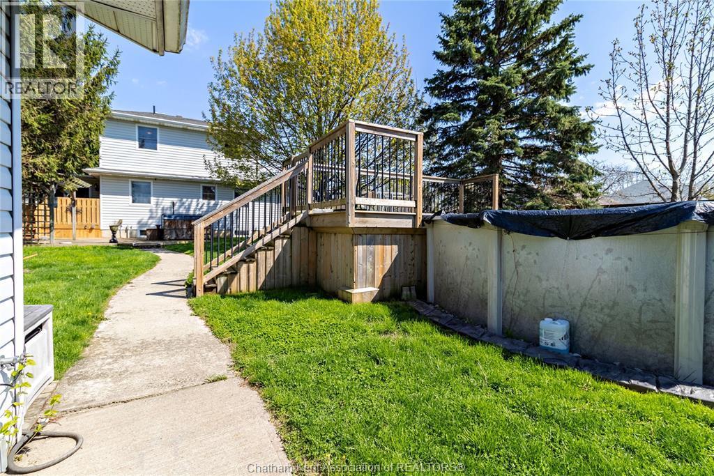 6121 Emerson Avenue, Comber, ON - Outdoor