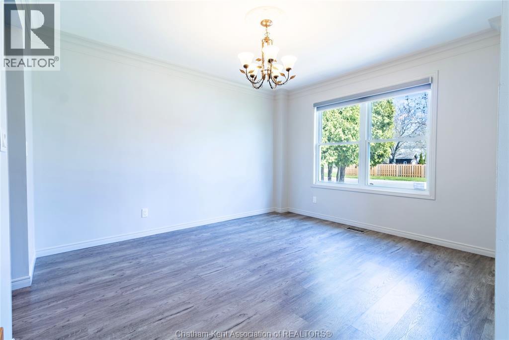 6121 Emerson Avenue, Comber, ON - Indoor Photo Showing Other Room