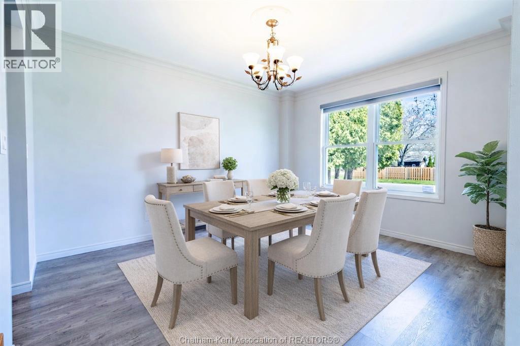 6121 Emerson Avenue, Comber, ON - Indoor Photo Showing Dining Room