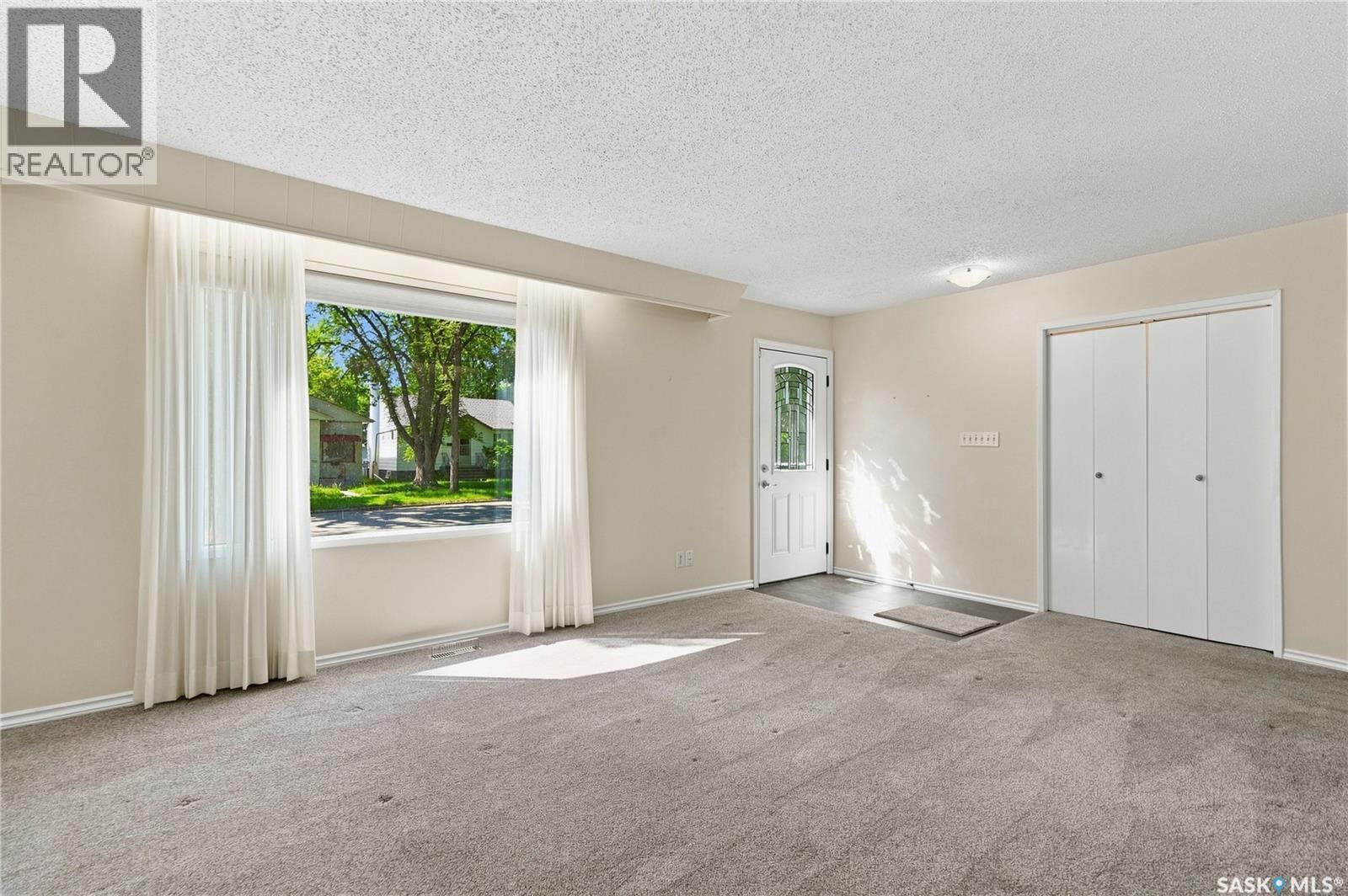 725 7Th Street E, Saskatoon, SK - Photo Showing Other Room