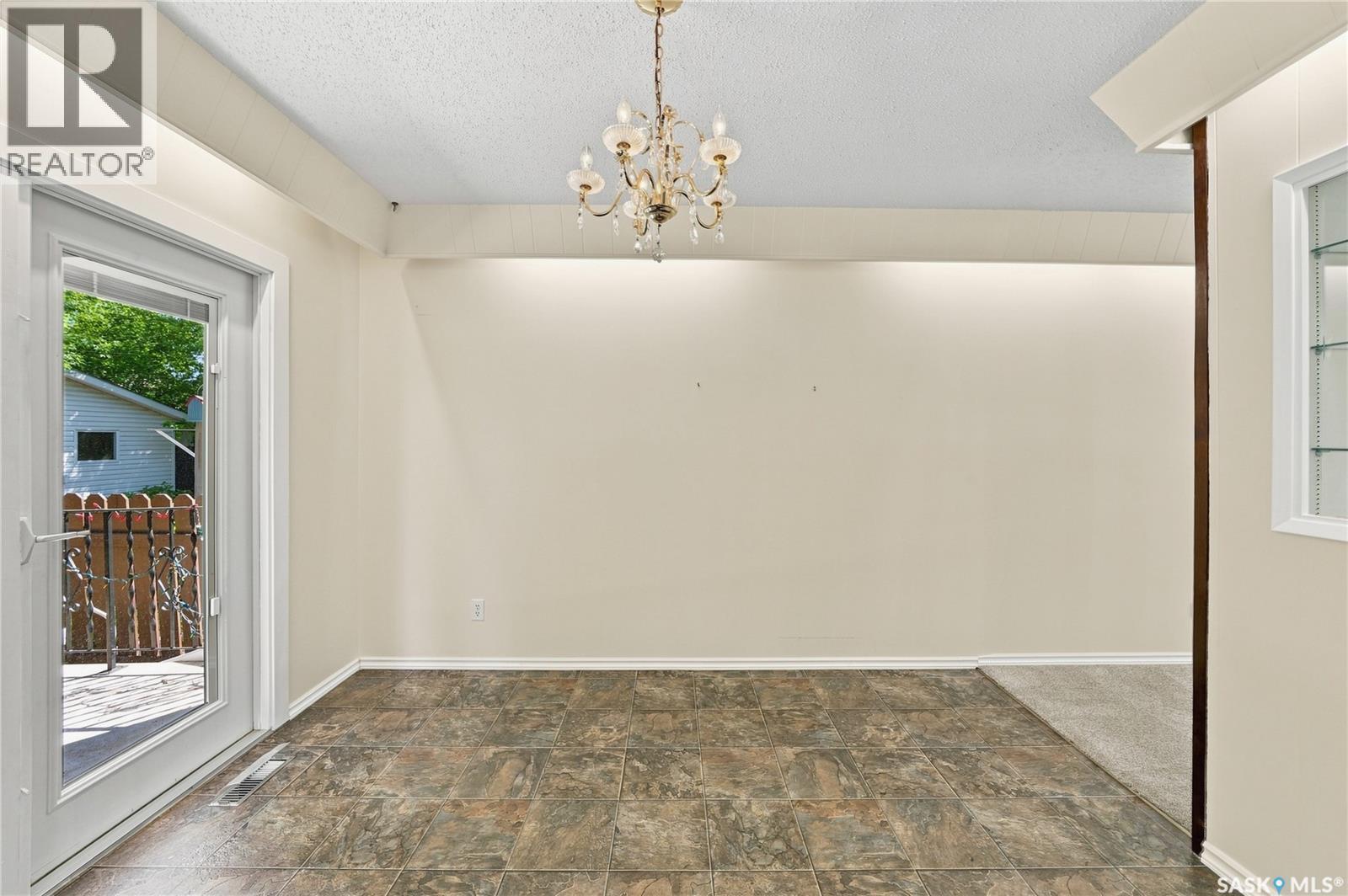 725 7Th Street E, Saskatoon, SK - Indoor Photo Showing Other Room