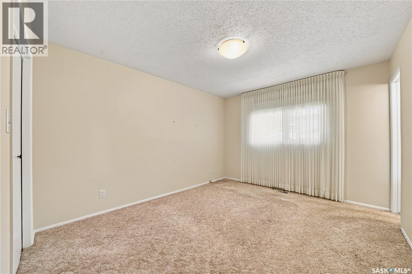 725 7Th Street E, Saskatoon, SK - Indoor Photo Showing Other Room