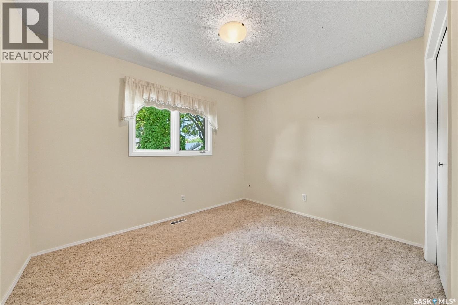 725 7Th Street E, Saskatoon, SK - Indoor Photo Showing Other Room