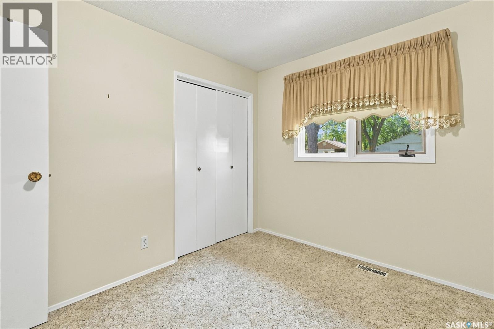 725 7Th Street E, Saskatoon, SK - Indoor Photo Showing Other Room