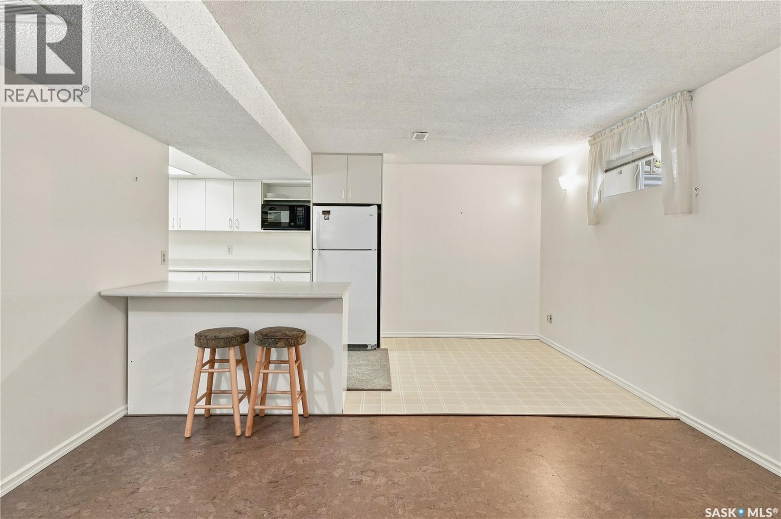 725 7Th Street E, Saskatoon, SK - Indoor