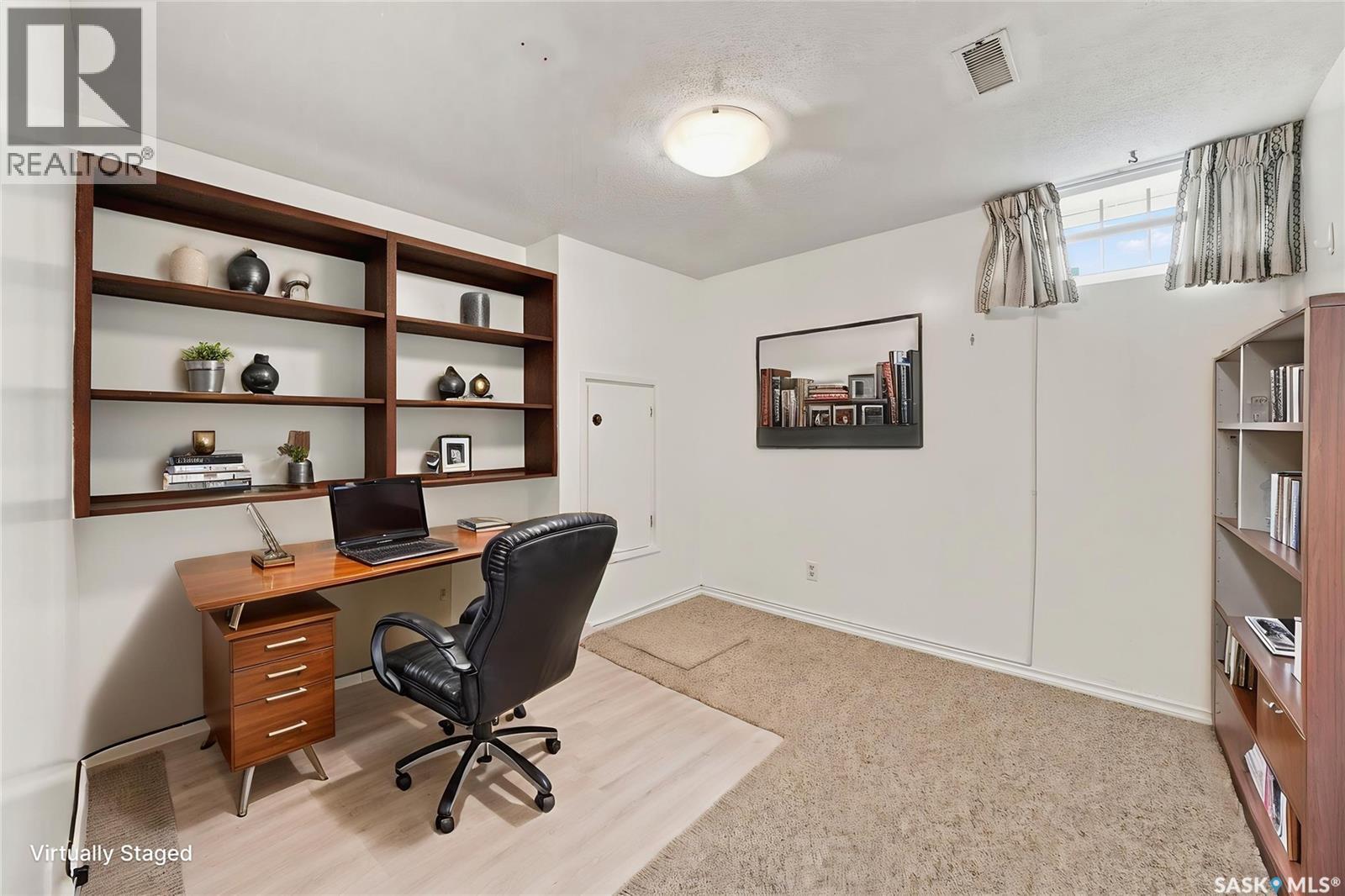 725 7Th Street E, Saskatoon, SK - Indoor Photo Showing Office