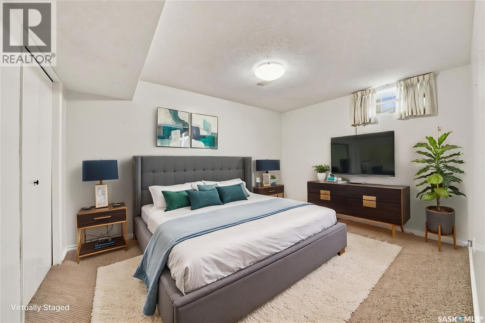725 7Th Street E, Saskatoon, SK - Indoor Photo Showing Bedroom