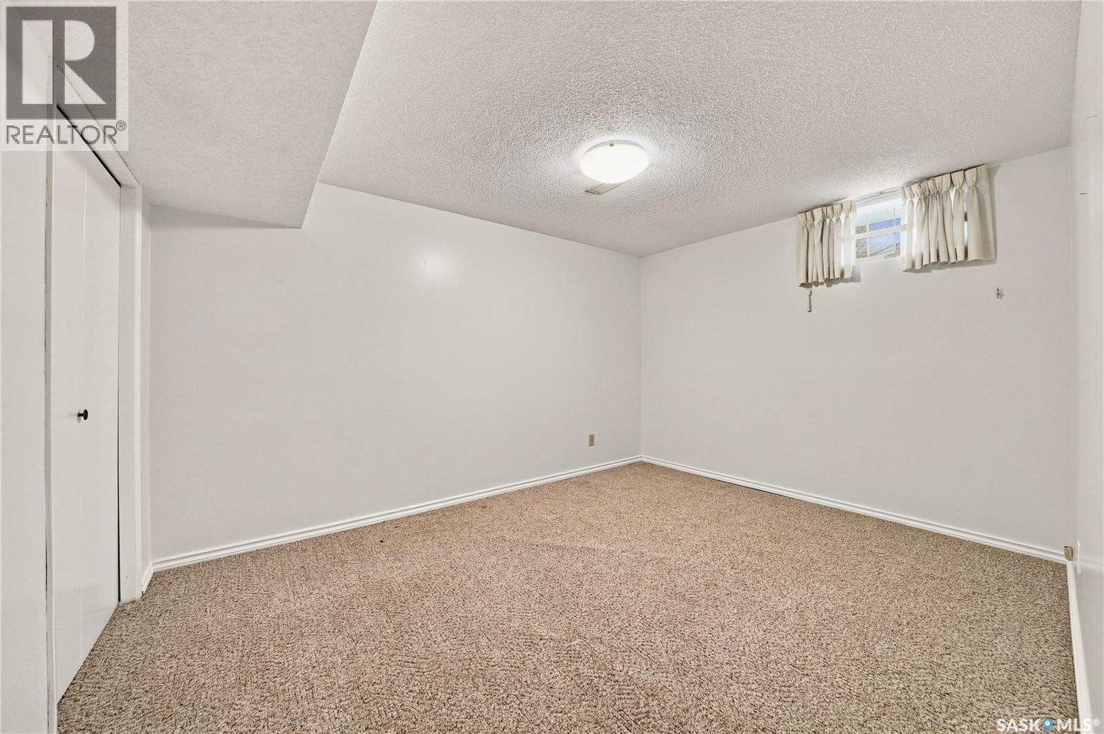 725 7Th Street E, Saskatoon, SK - Indoor Photo Showing Other Room
