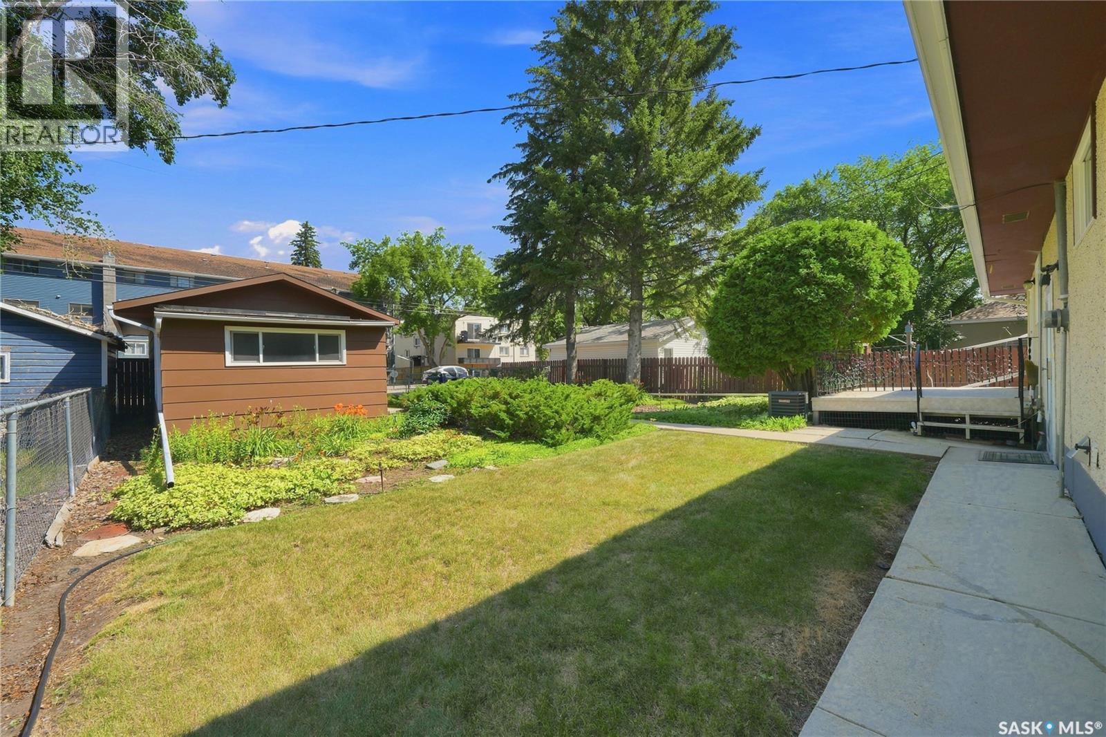 725 7Th Street E, Saskatoon, SK - Outdoor