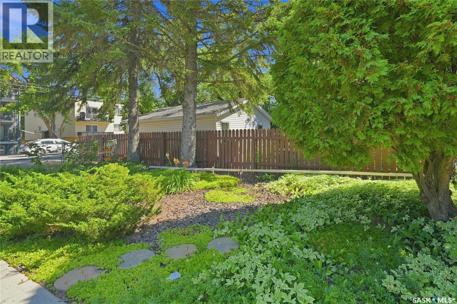 725 7Th Street E, Saskatoon, SK - Outdoor