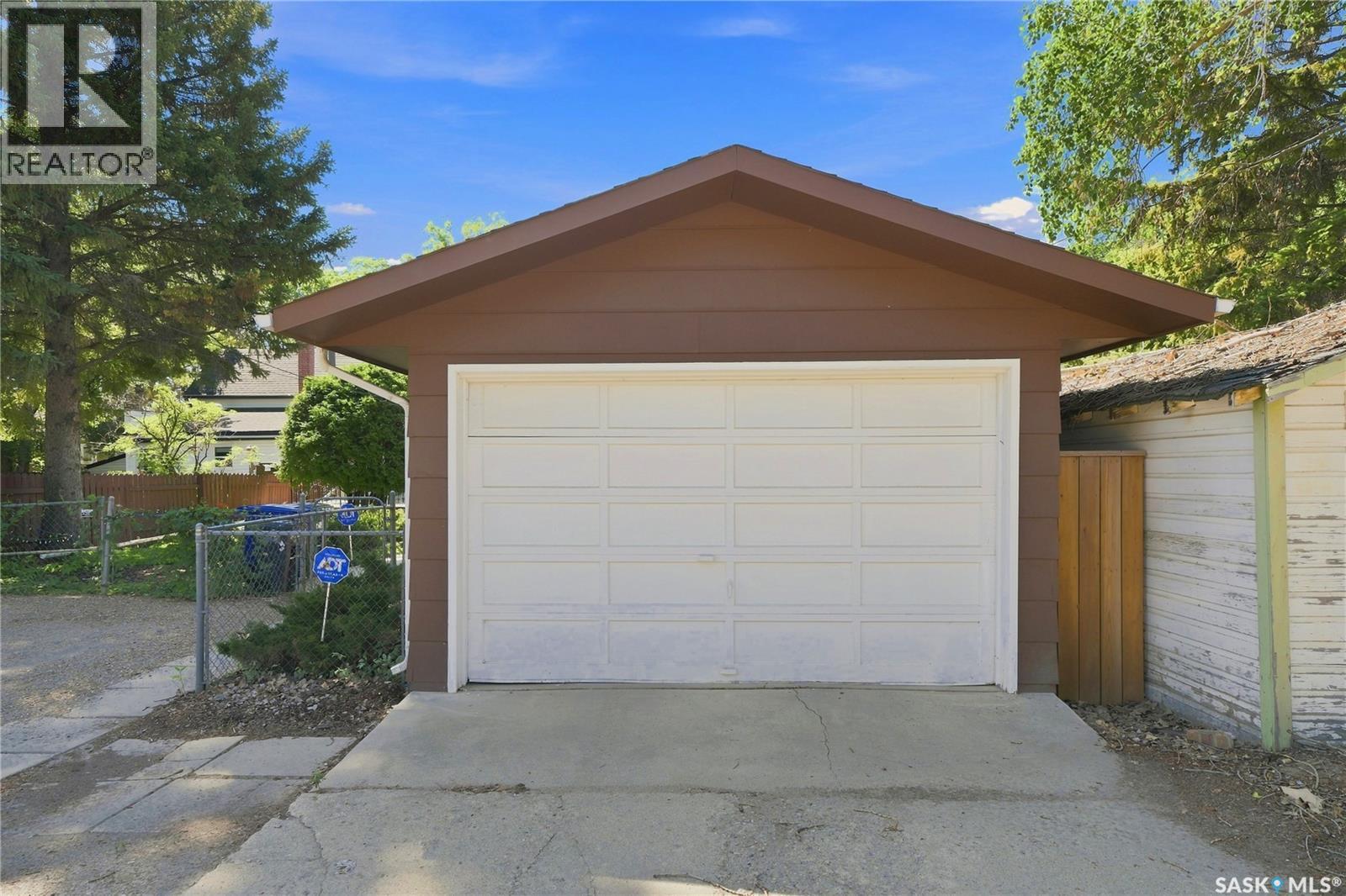 725 7Th Street E, Saskatoon, SK - Outdoor With Exterior