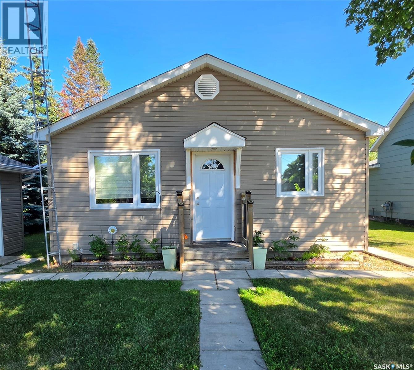 324 Laing Street, Sturgis, SK - Outdoor