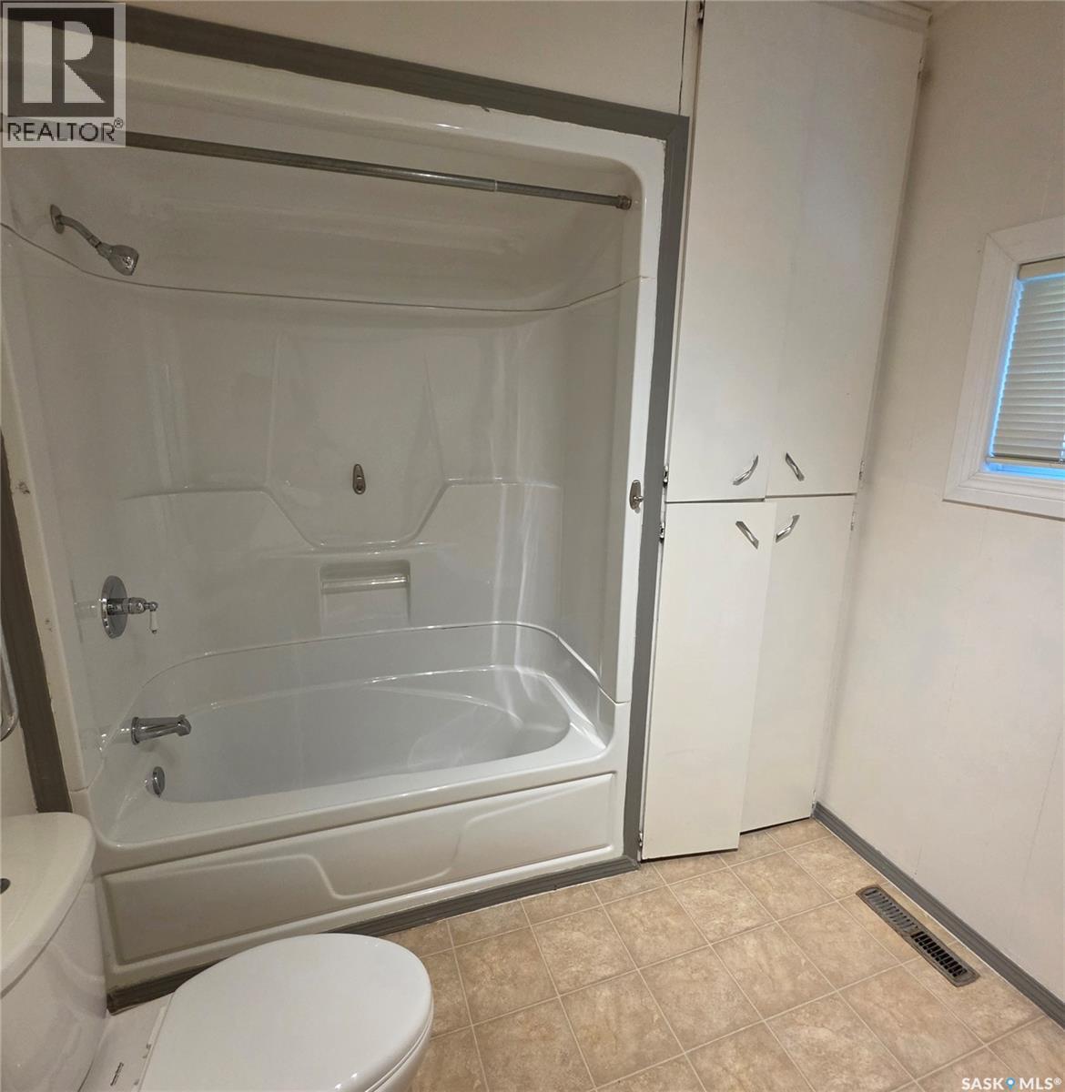 324 Laing Street, Sturgis, SK - Indoor Photo Showing Bathroom