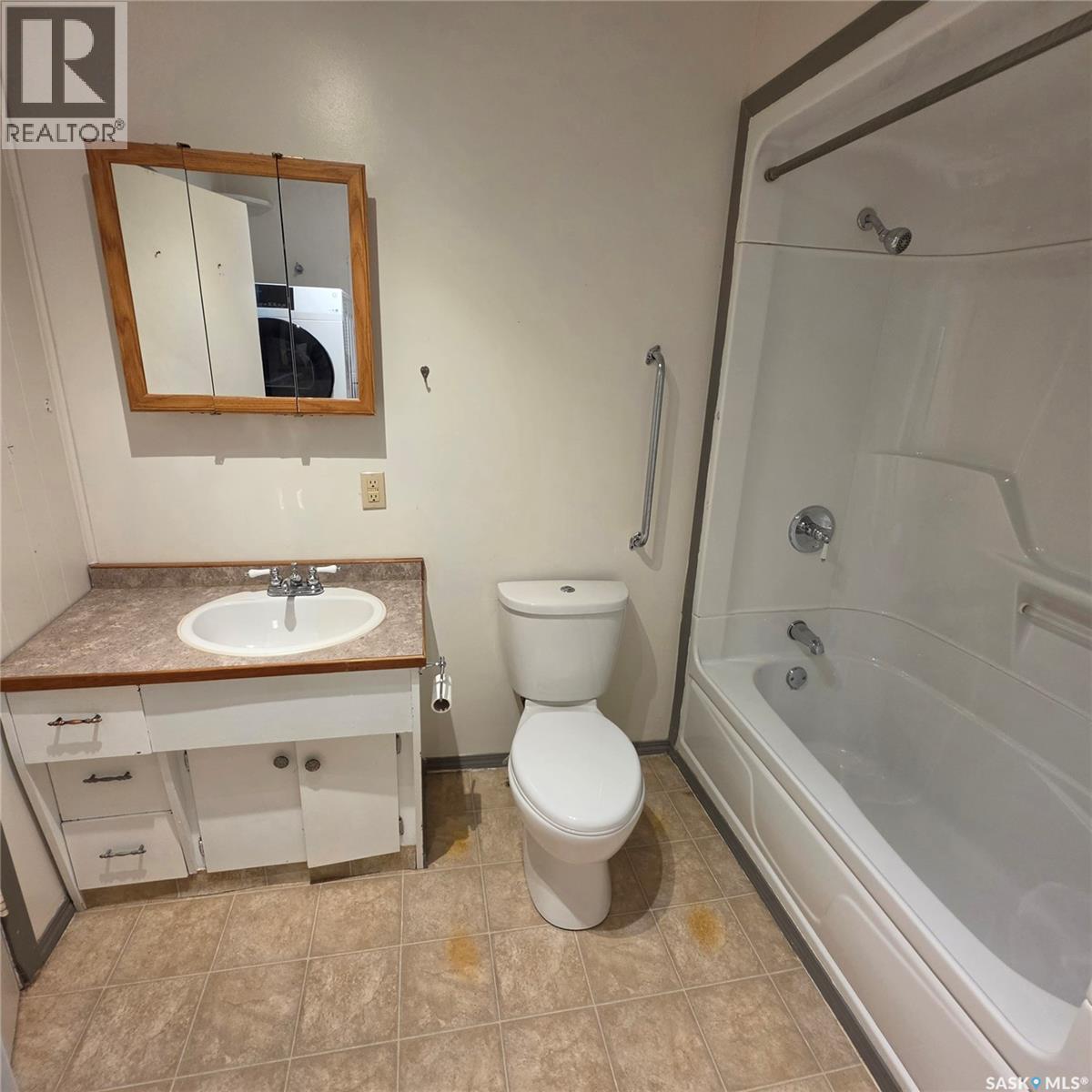 324 Laing Street, Sturgis, SK - Indoor Photo Showing Bathroom