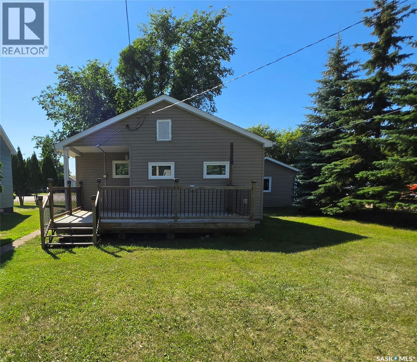 324 Laing Street, Sturgis, SK - Outdoor With Deck Patio Veranda