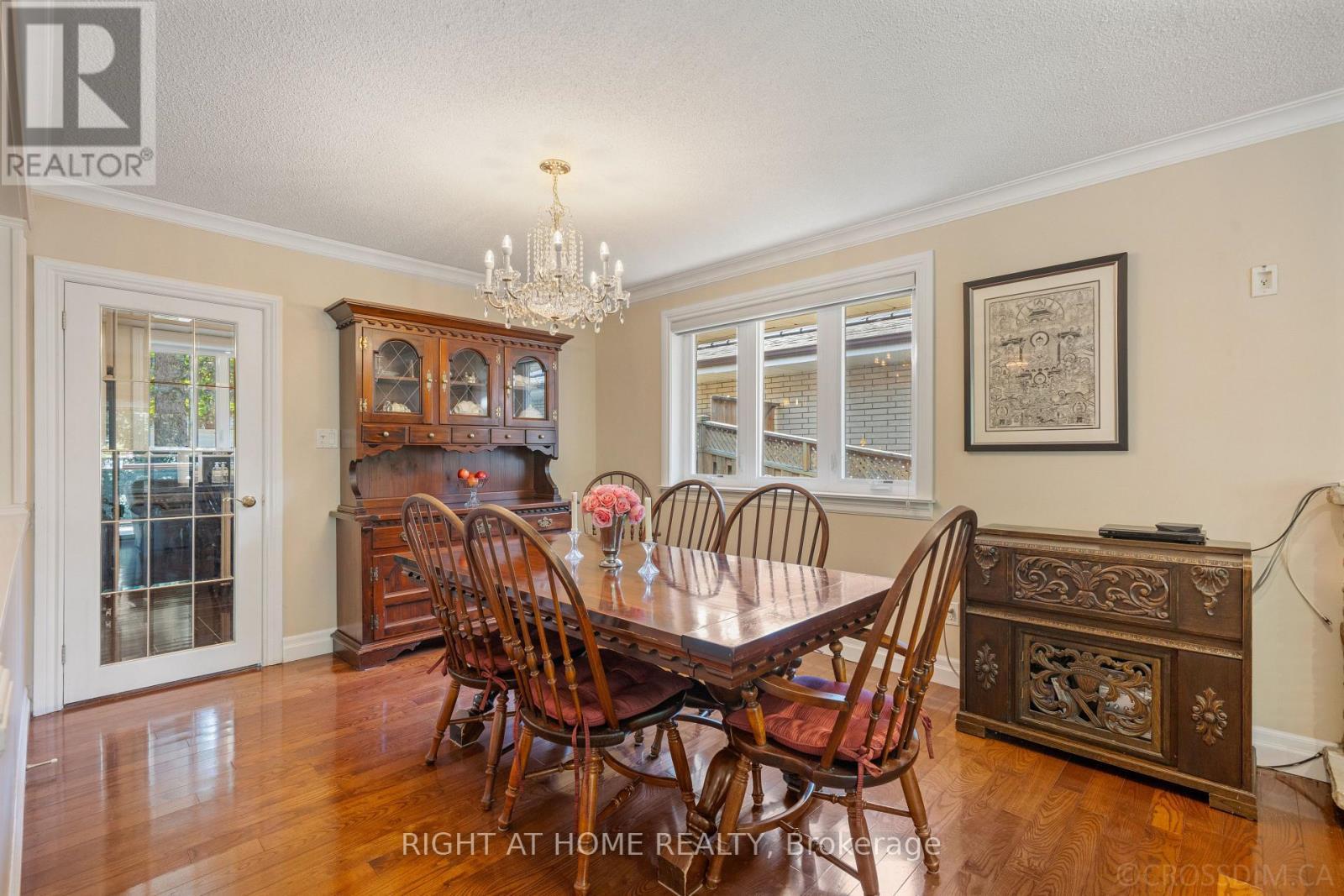 39 Grovetree Road, Toronto, ON - Indoor Photo Showing Dining Room