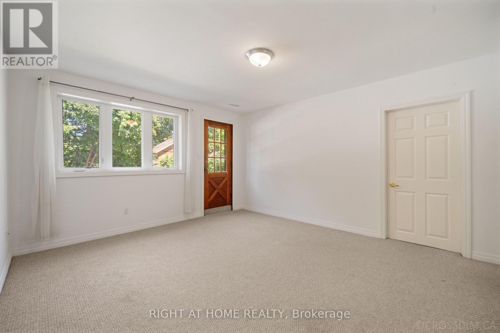 39 Grovetree Road, Toronto, ON - Indoor Photo Showing Other Room