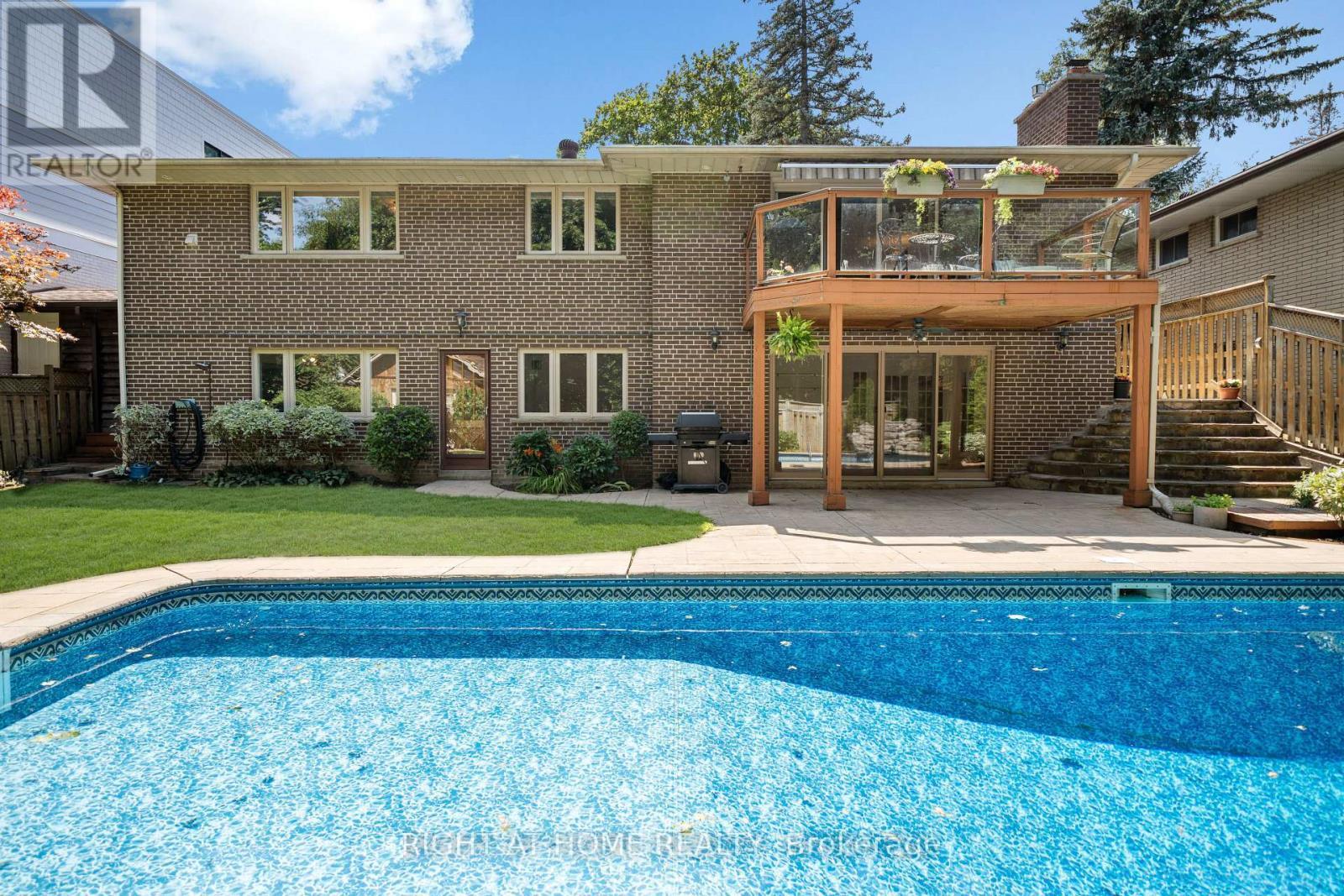 39 Grovetree Road, Toronto, ON - Outdoor With In Ground Pool