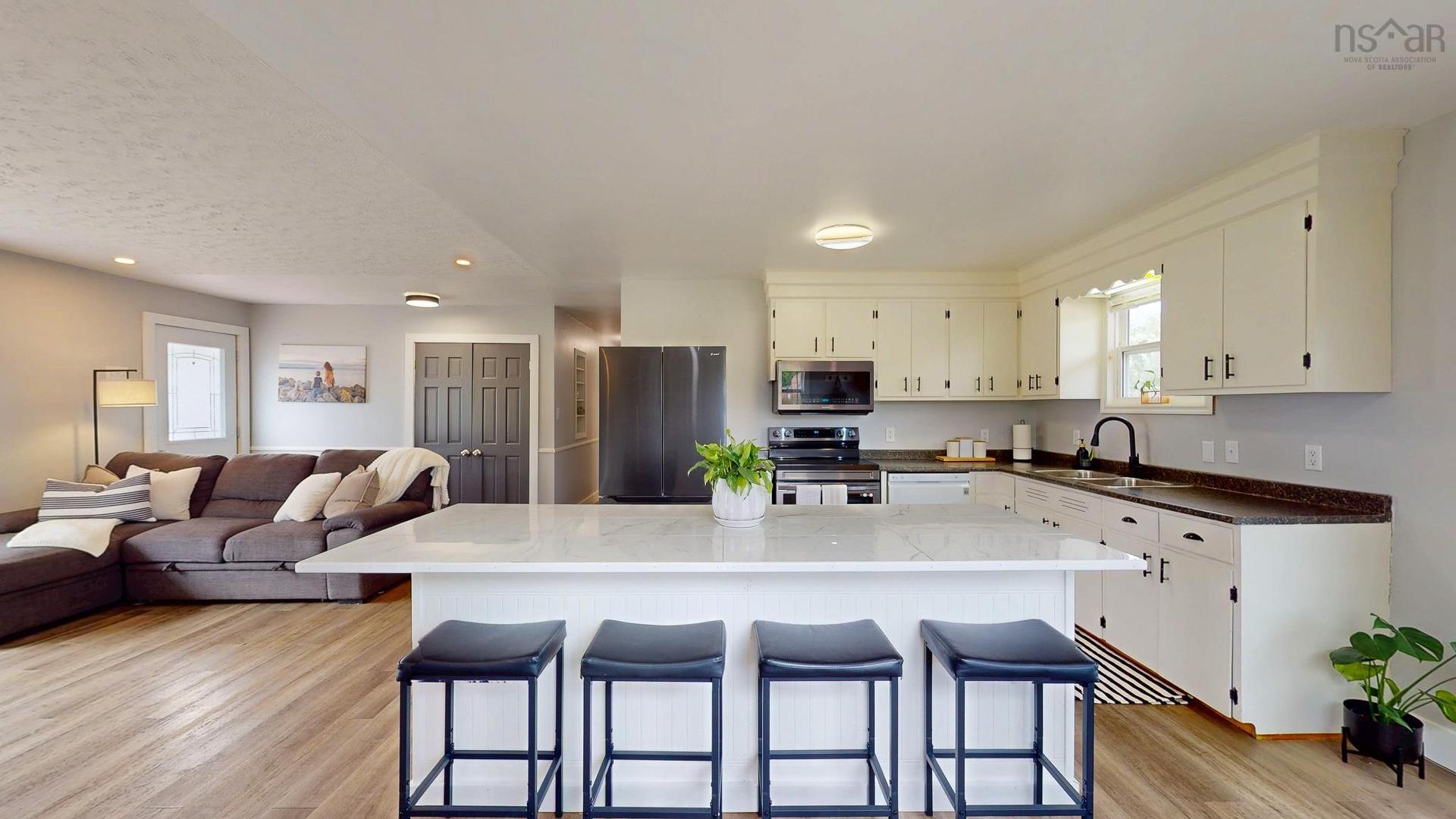 58 Three Mile Plains Cross Road, Three Mile Plains, NS - Indoor Photo Showing Kitchen With Double Sink