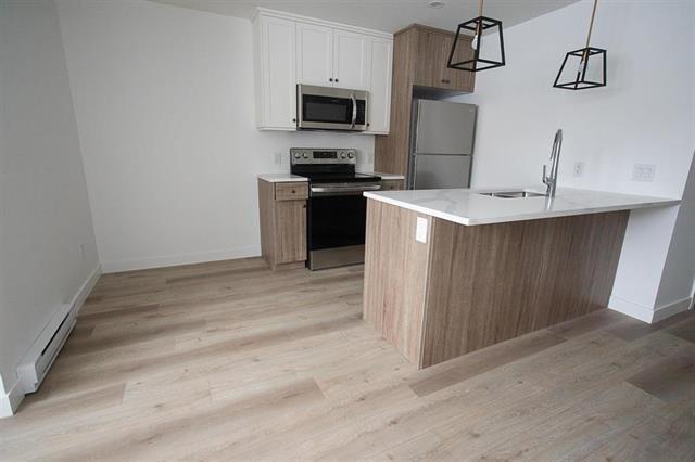 154 Perth Ave, Winnipeg, MB - Indoor Photo Showing Kitchen