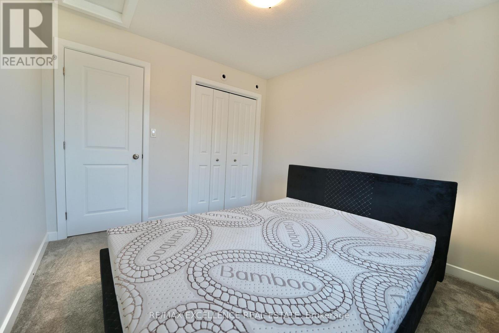 18 Weir Crescent, St. Thomas, ON - Indoor Photo Showing Bedroom