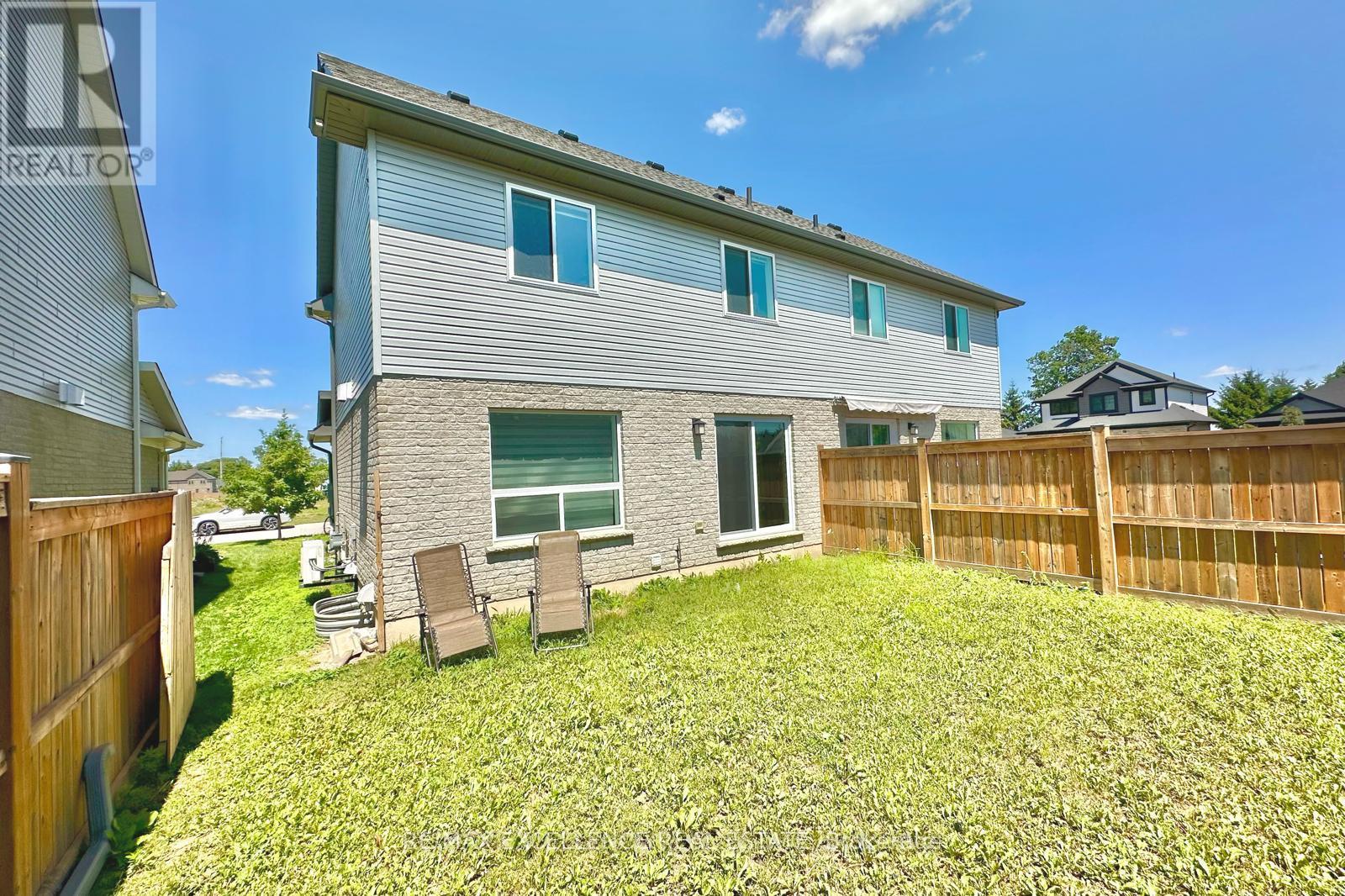18 Weir Crescent, St. Thomas, ON - Outdoor With Exterior