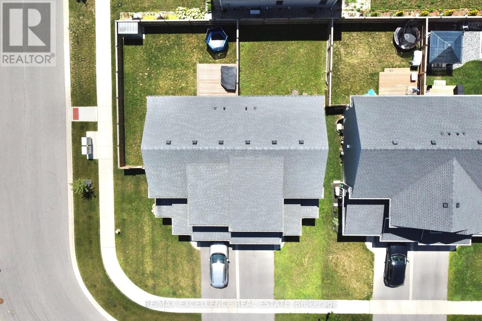 18 Weir Crescent, St. Thomas, ON - Outdoor