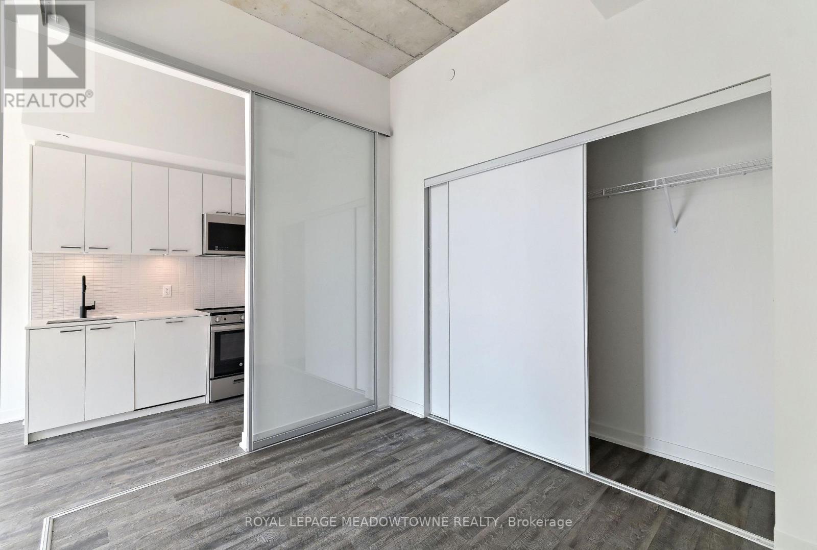 712 - 1808 St. Clair Avenue W, Toronto, ON - Indoor Photo Showing Kitchen