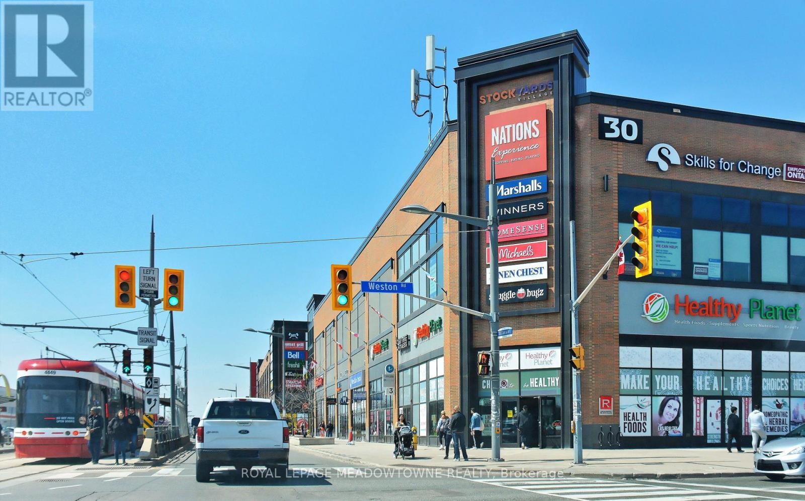 712 - 1808 St. Clair Avenue W, Toronto, ON - Outdoor