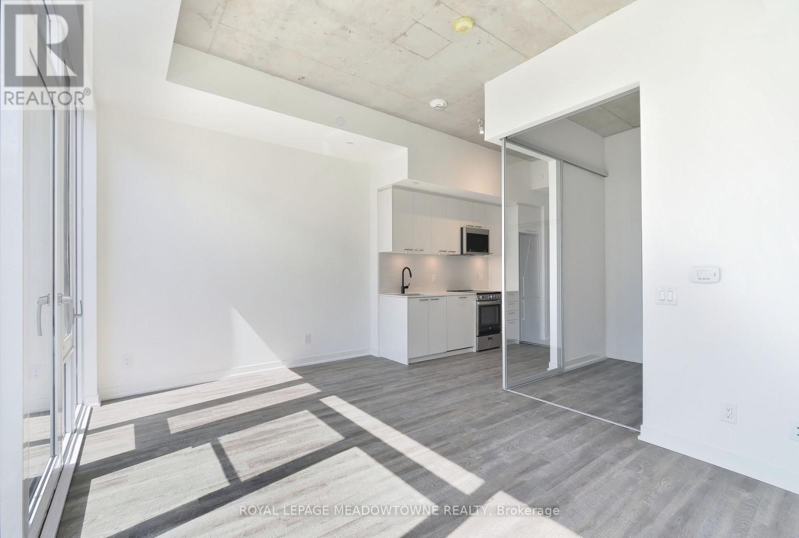 712 - 1808 St. Clair Avenue W, Toronto, ON - Indoor
