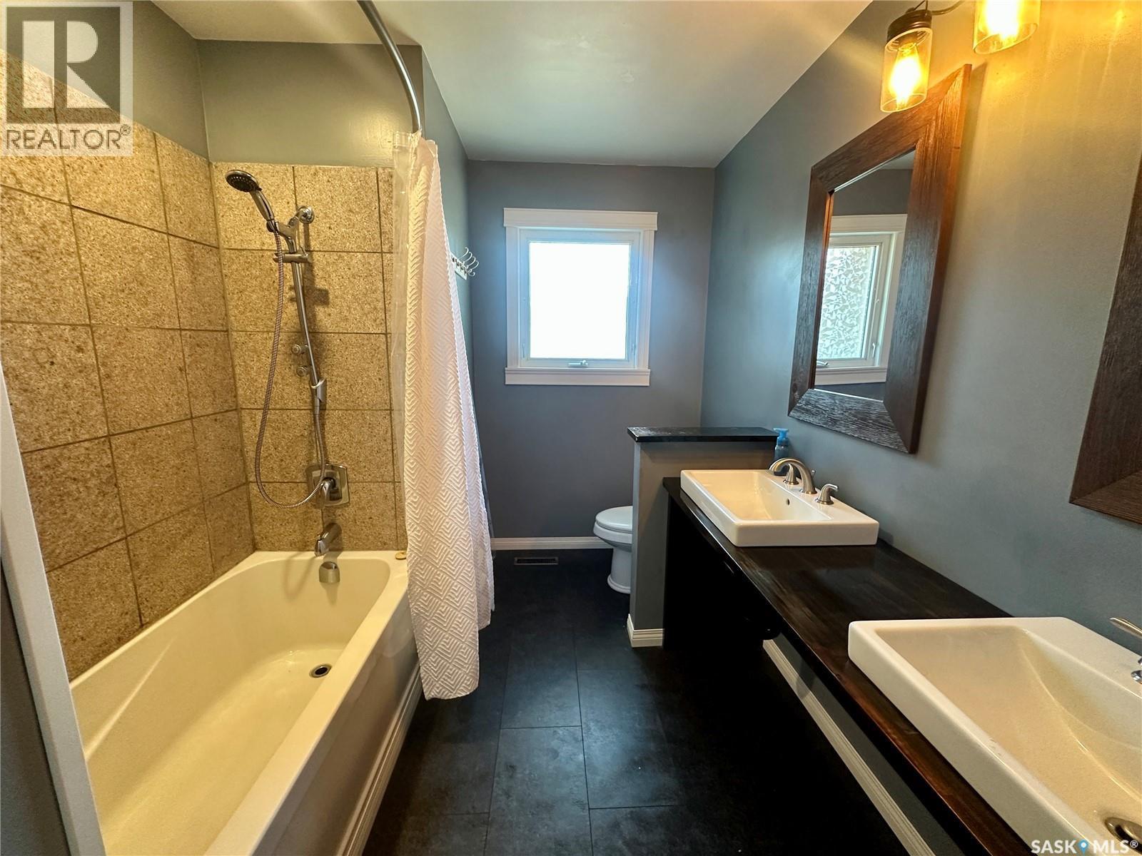 104 Johnston Crescent, Canora, SK - Indoor Photo Showing Bathroom