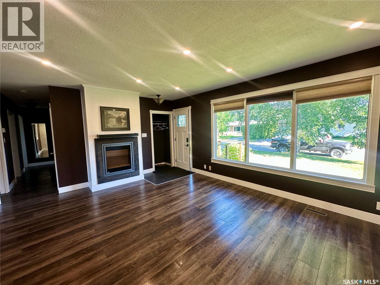 104 Johnston Crescent, Canora, SK - Indoor With Fireplace