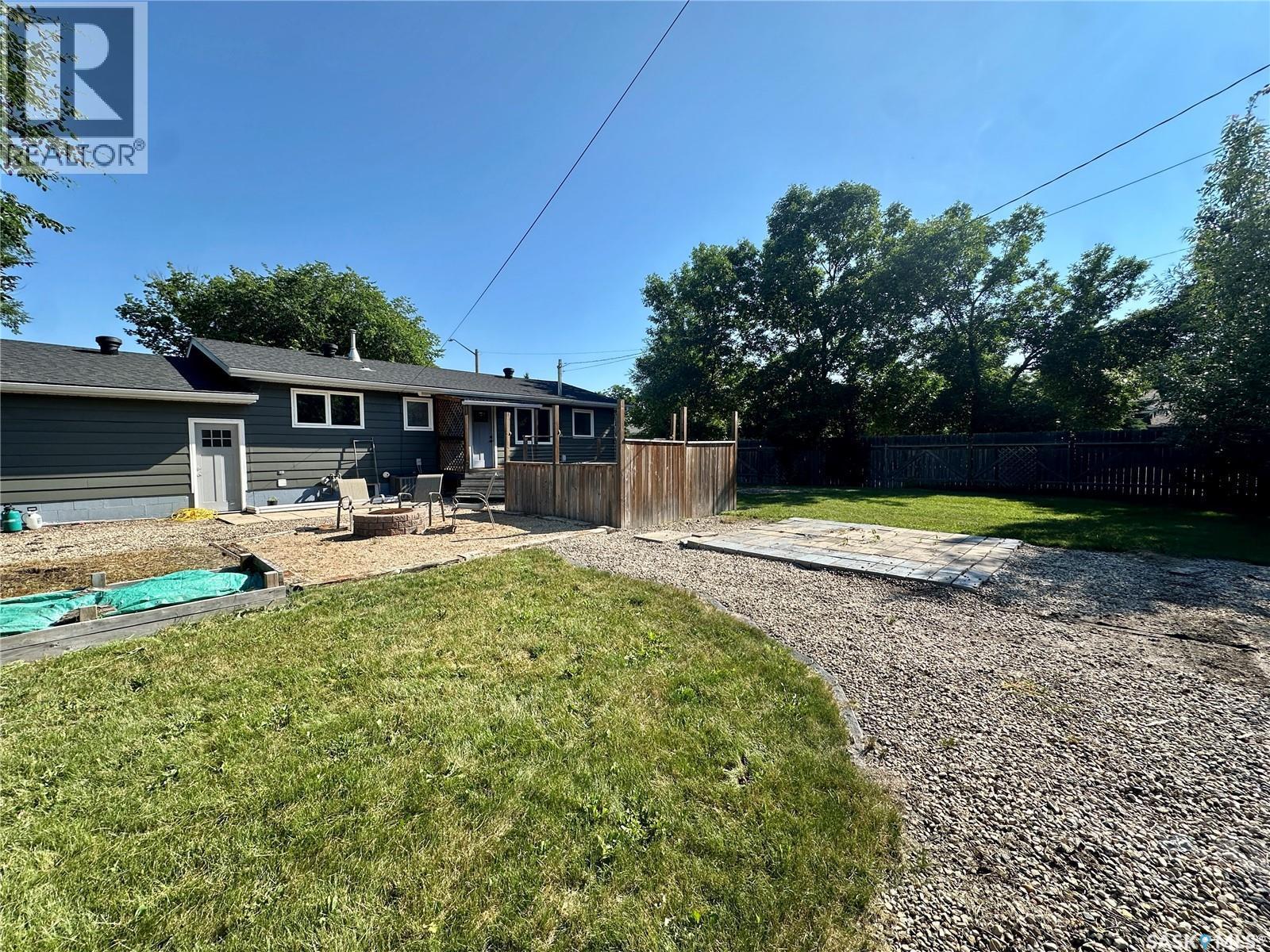 104 Johnston Crescent, Canora, SK - Outdoor
