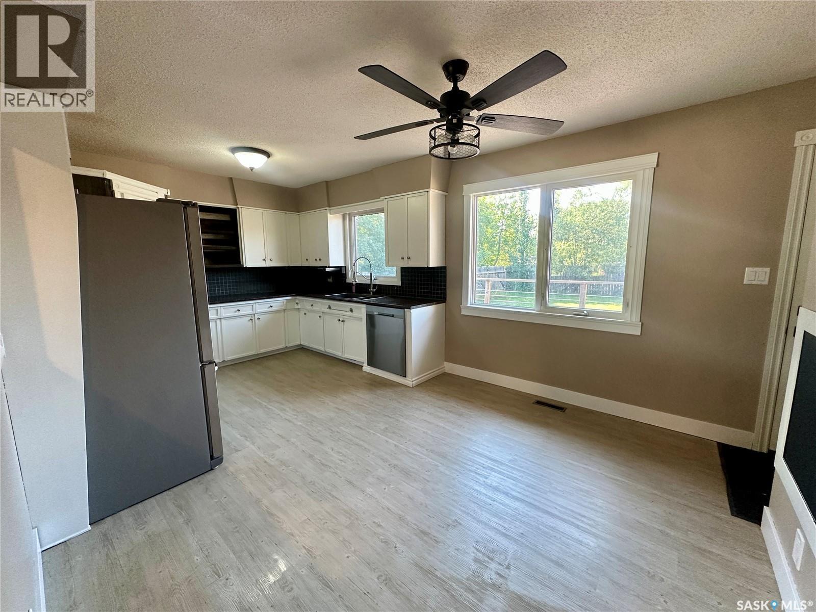 104 Johnston Crescent, Canora, SK - Indoor Photo Showing Kitchen