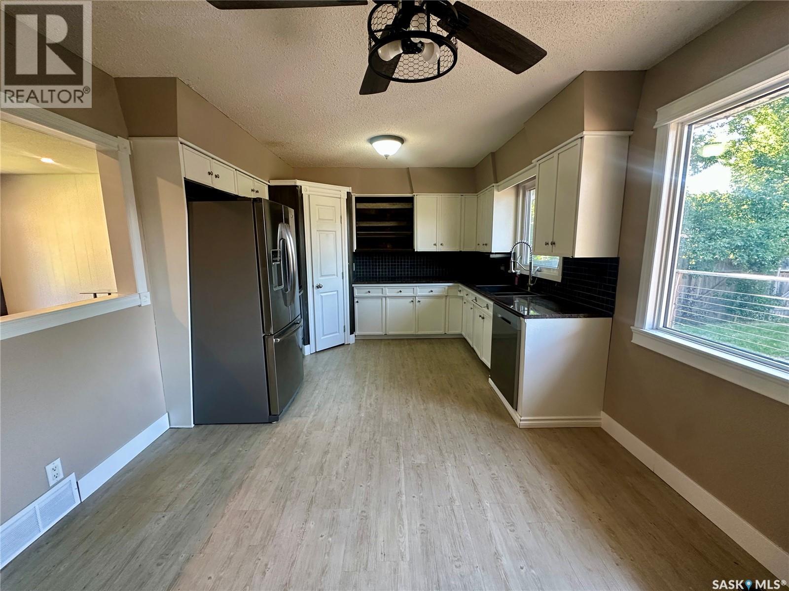 104 Johnston Crescent, Canora, SK - Indoor Photo Showing Kitchen