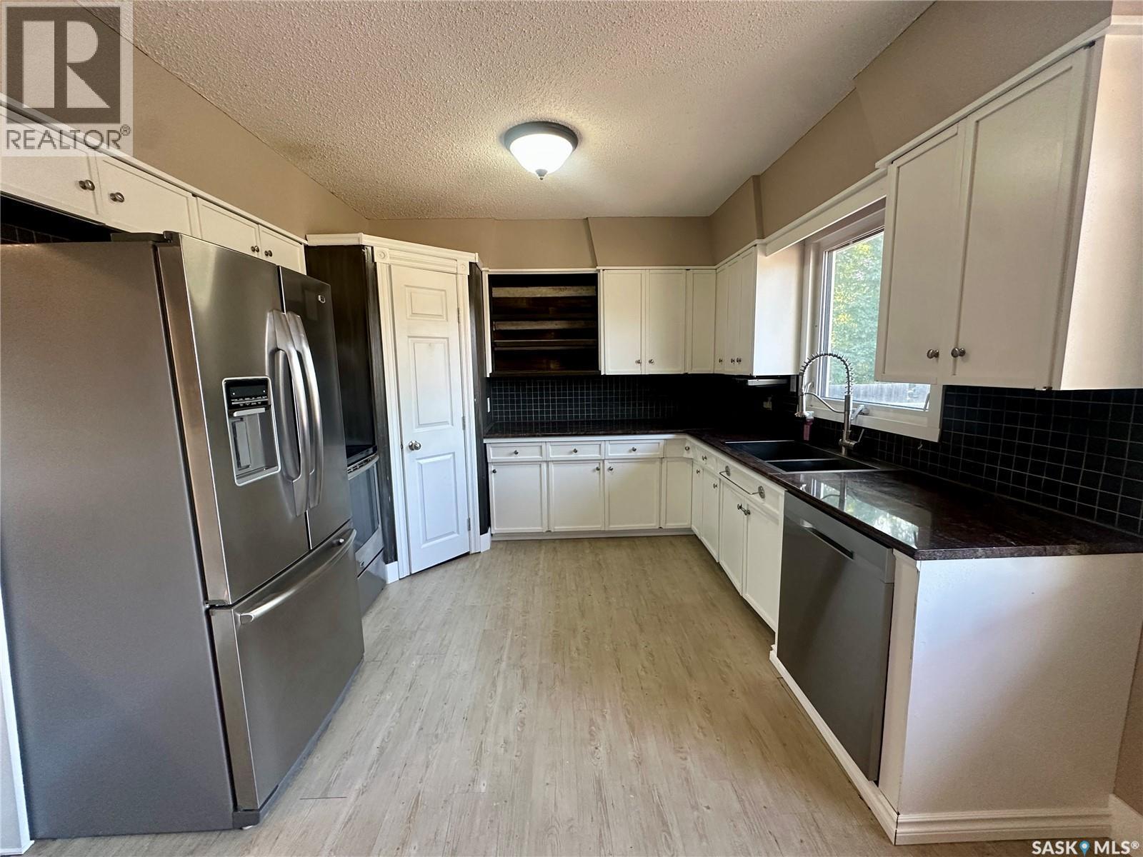104 Johnston Crescent, Canora, SK - Indoor Photo Showing Kitchen