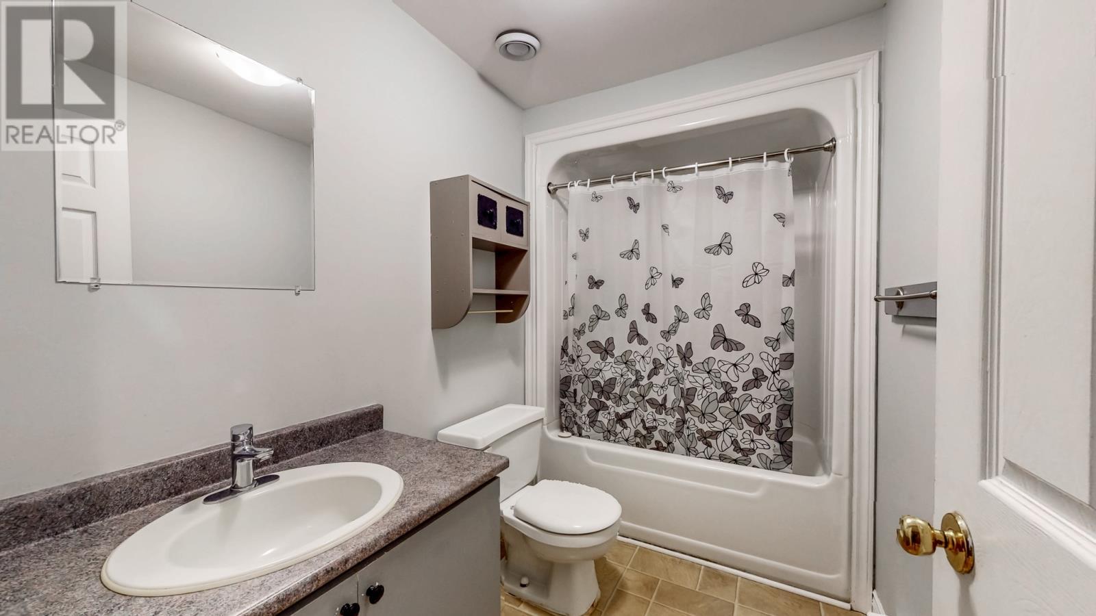 28 Branscombe Street, St John'S, NL - Indoor Photo Showing Bathroom