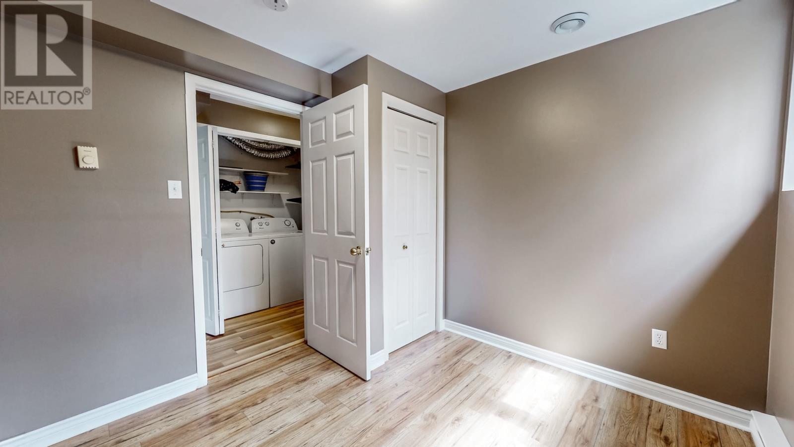 28 Branscombe Street, St John'S, NL - Indoor Photo Showing Laundry Room
