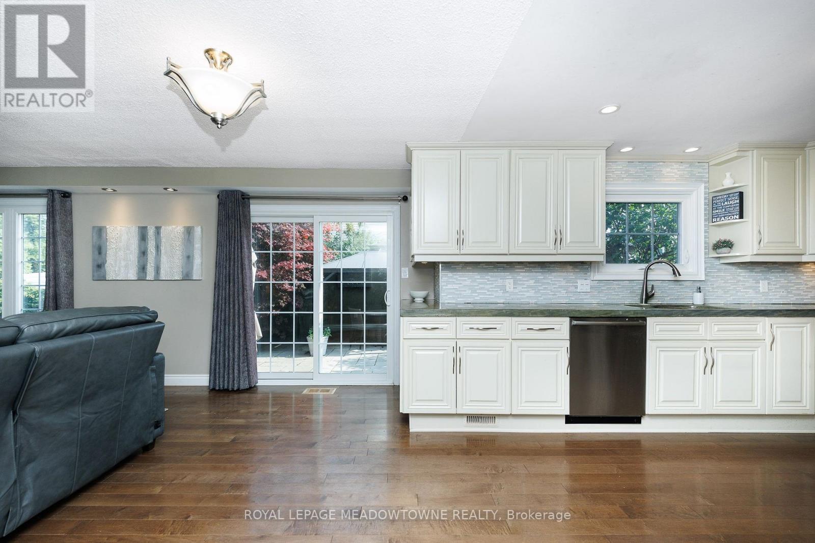 38 Mckillop Court, Brampton, ON - Indoor Photo Showing Kitchen