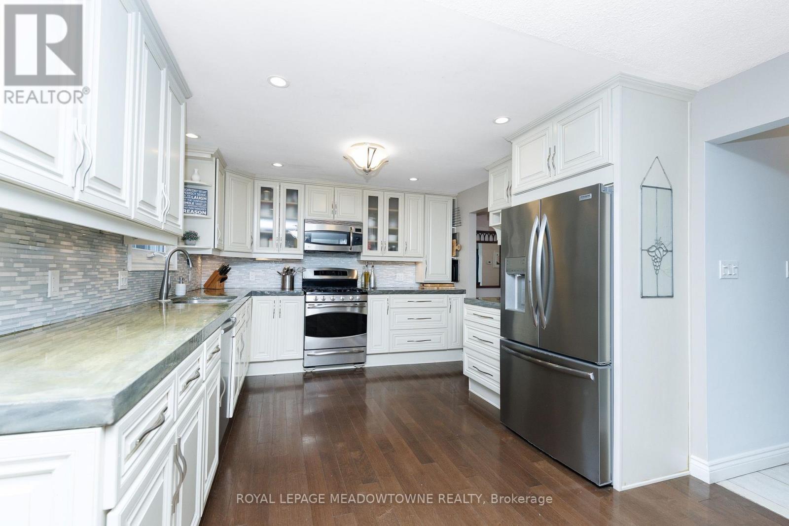 38 Mckillop Court, Brampton, ON - Indoor Photo Showing Kitchen