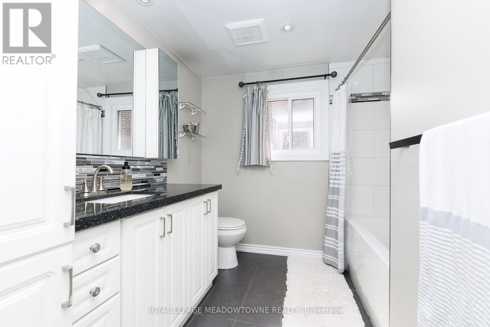 38 Mckillop Court, Brampton, ON - Indoor Photo Showing Bathroom