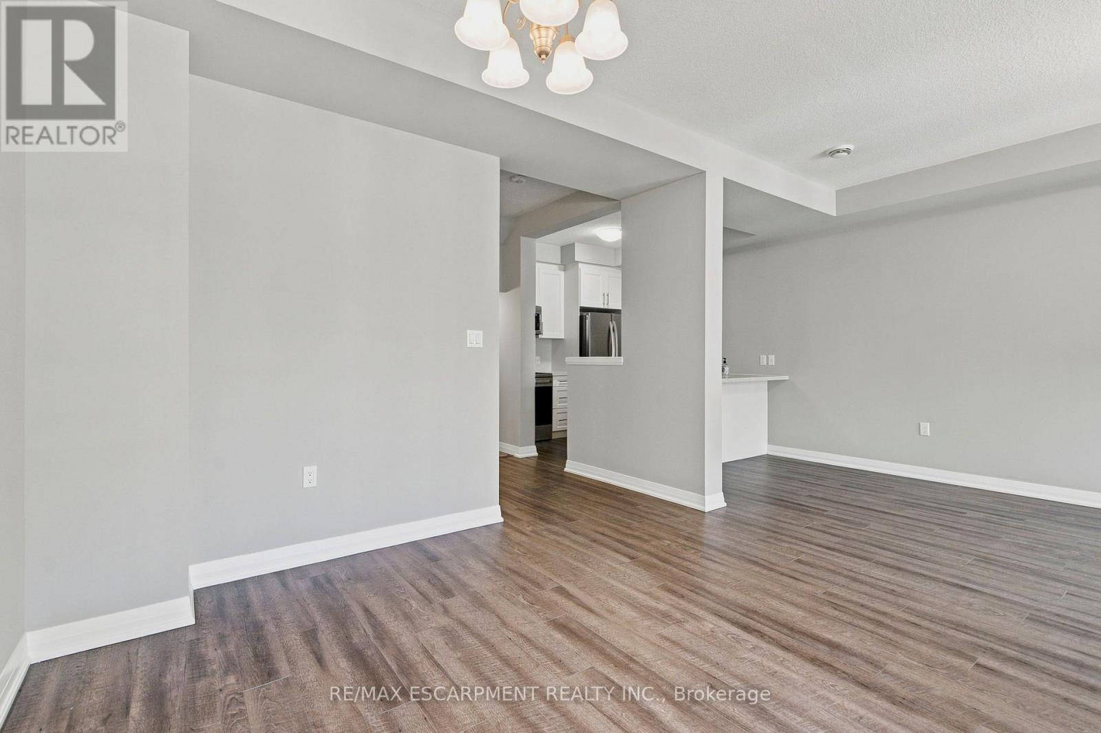 13 Aqua Lane, Hamilton, ON - Indoor Photo Showing Other Room