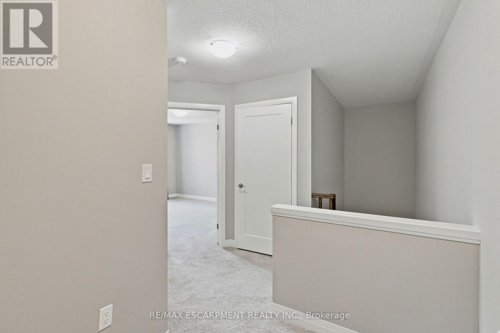 13 Aqua Lane, Hamilton, ON - Indoor Photo Showing Other Room