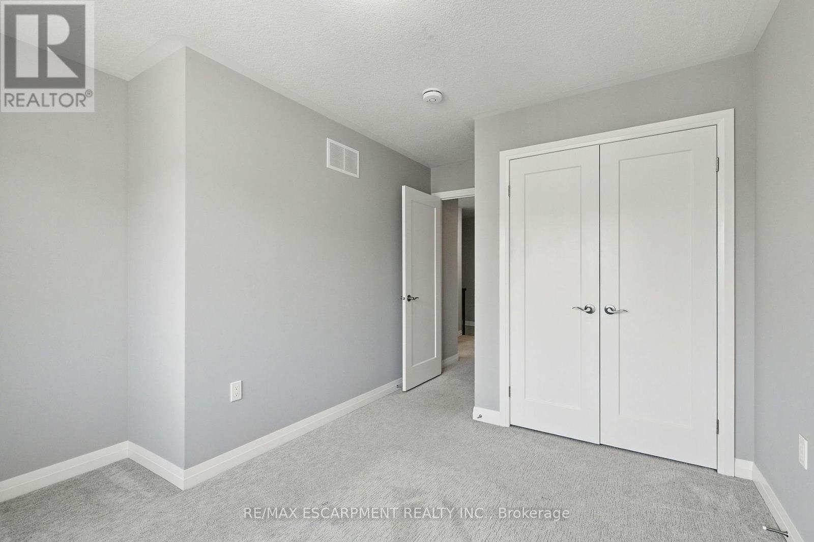 13 Aqua Lane, Hamilton, ON - Indoor Photo Showing Other Room