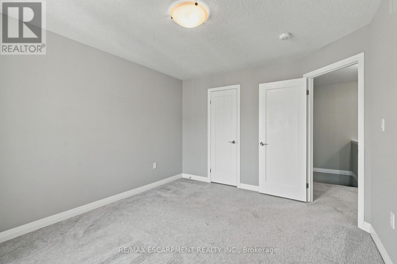 13 Aqua Lane, Hamilton, ON - Indoor Photo Showing Other Room