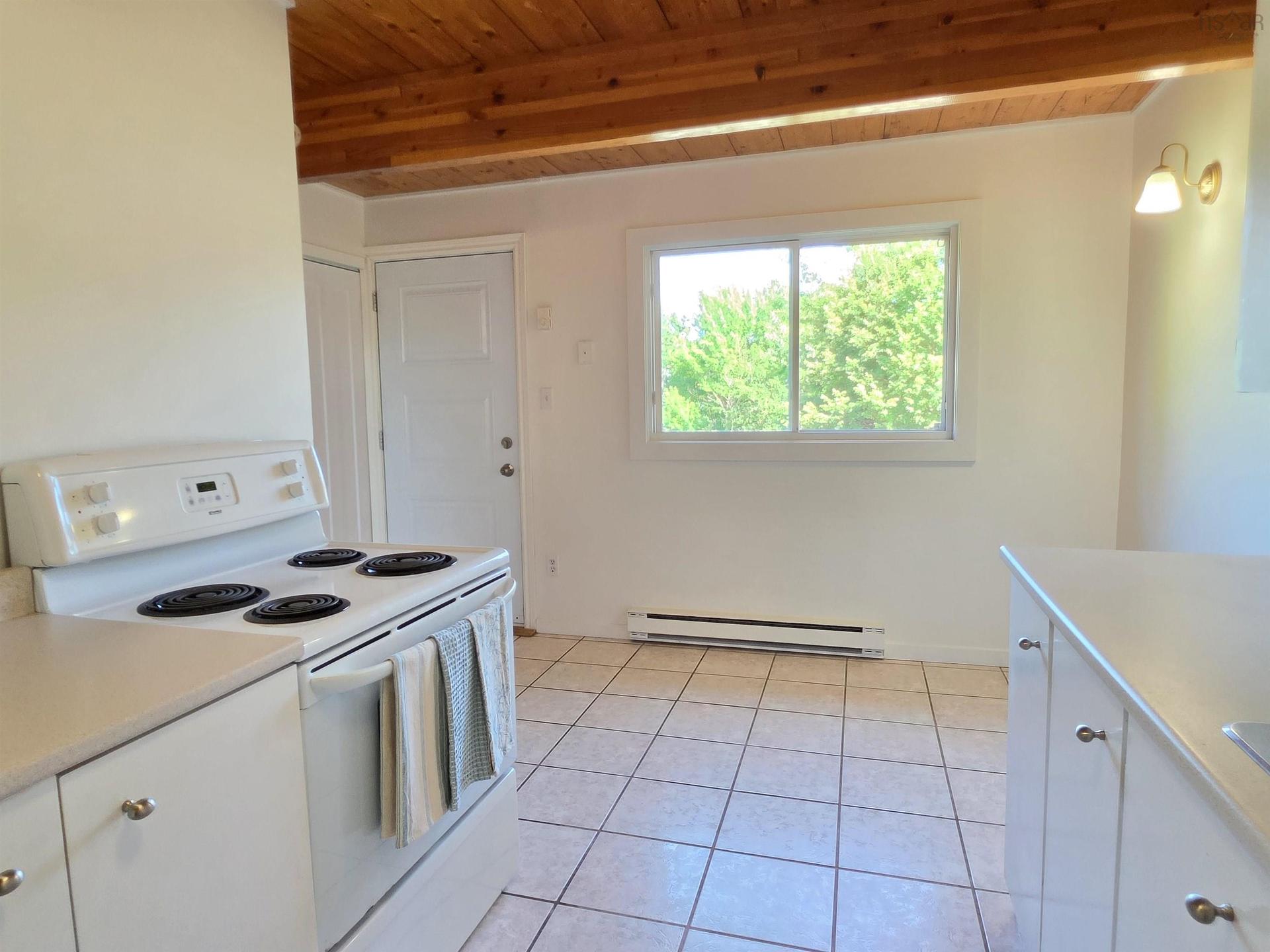 27 Drumdonald Road, Halifax, NS - Indoor Photo Showing Kitchen
